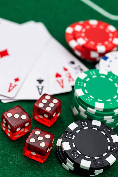bintangtogel platform interface showing slot games, live-dealer tables, and sportsbook markets